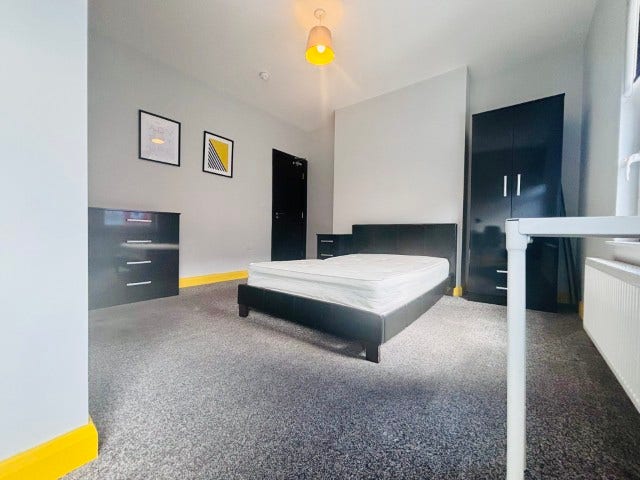 Stylish En-Suite close to Leeds City Centre LS12! Main Photo