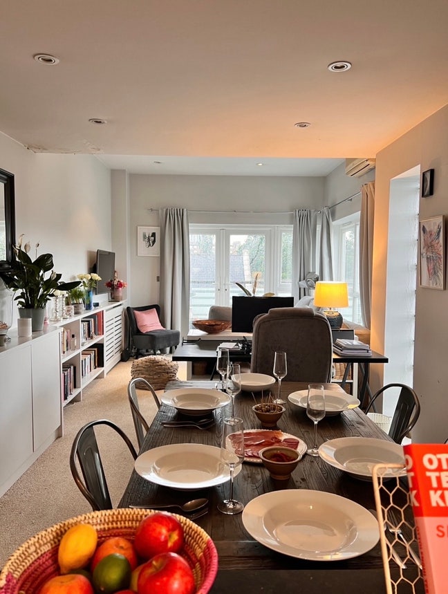 Huge double bedroom in the best flat in London Main Photo