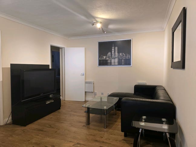 2 Bedroom Flat for Rent in Great Location *LOOK* Main Photo