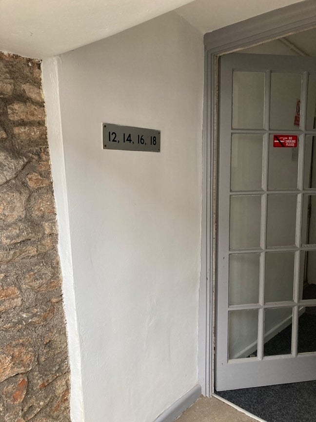 Attractive ground floor studio flat Main Photo