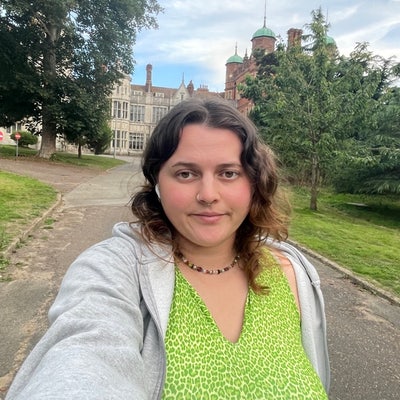 29 yr old CAN Female ISO Flat Central London  Main Photo