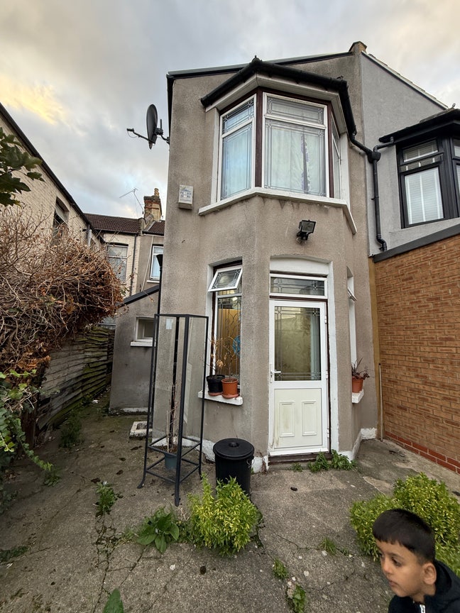 House Share- 5 minutes walk from East Ham Station  Main Photo