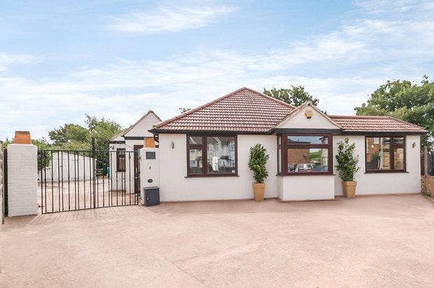 Beautiful 3 double bedroom bungalow  Main Photo