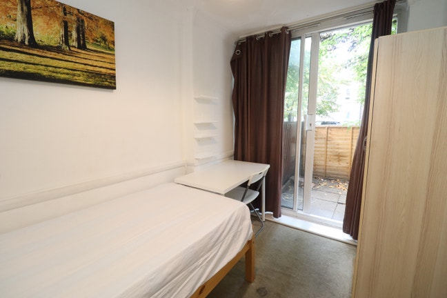 Single Room with Garden Access Available | E14 Main Photo
