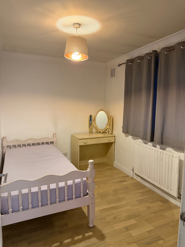 Single room for rent Main Photo