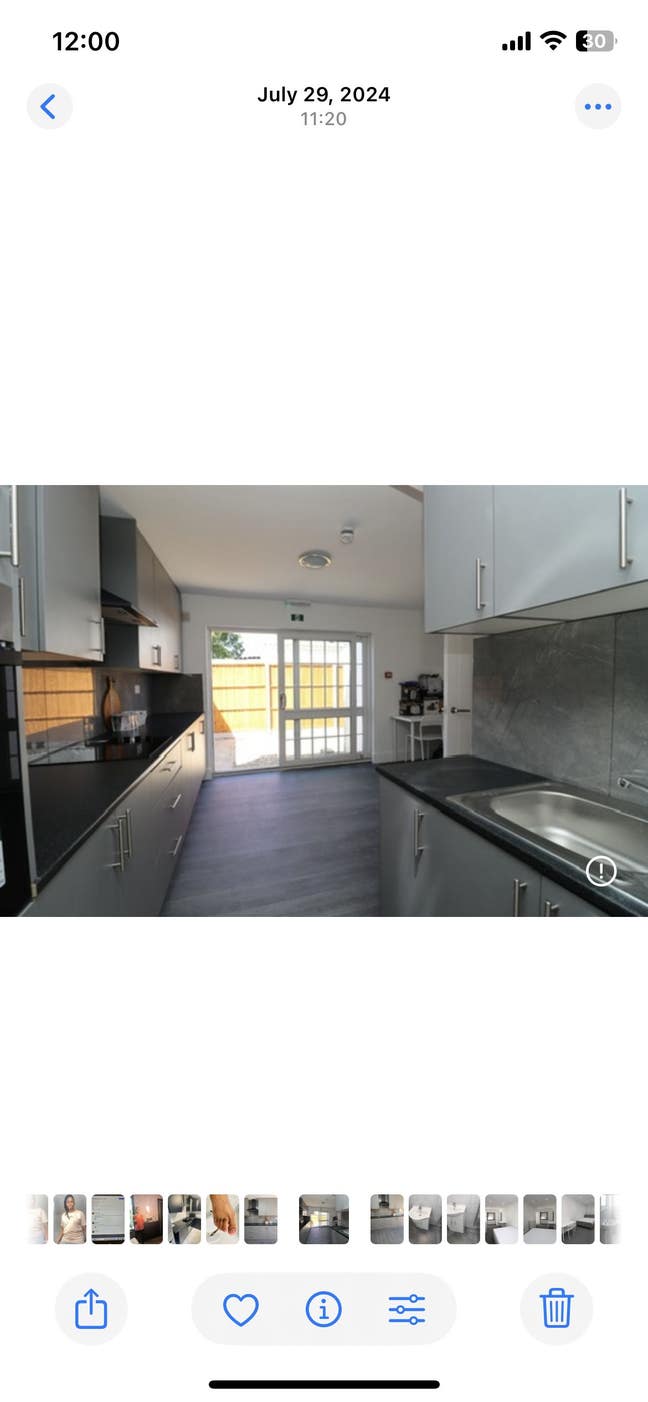 Lovely ensuite Main Photo