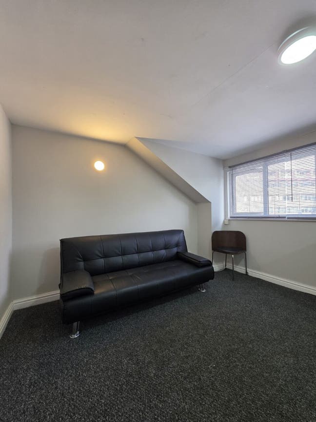 2 Bed Flat, Lower Cathedral Road, CF11 6LU Main Photo