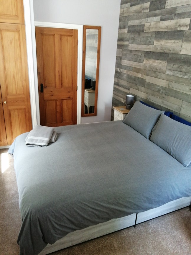 Private Annex Double En-suite furnished room Main Photo