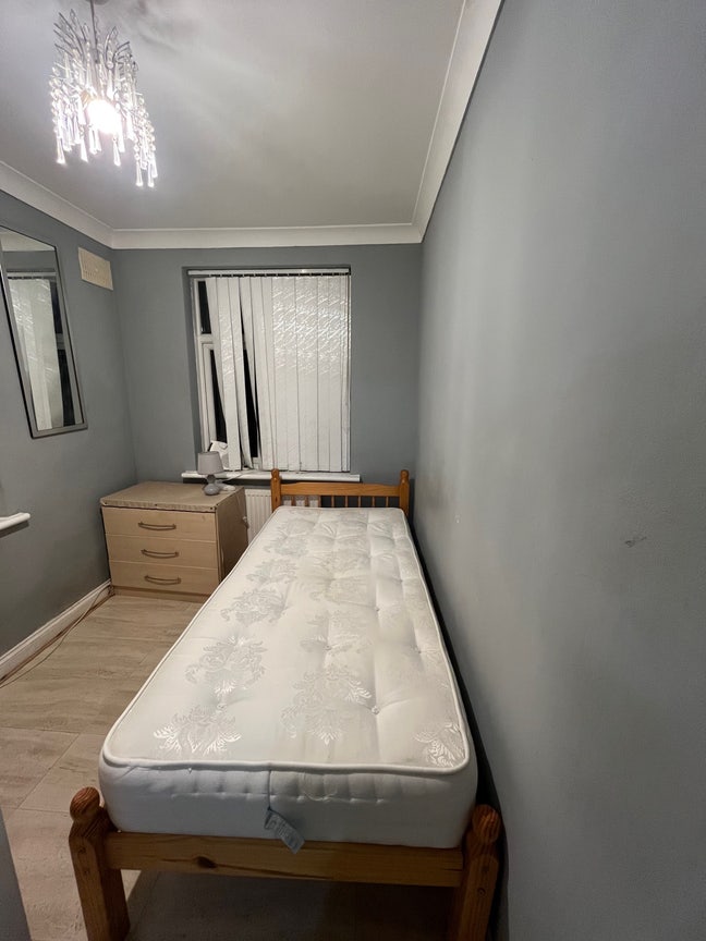 ✨ Single Room to Rent in Slough ✨ Main Photo