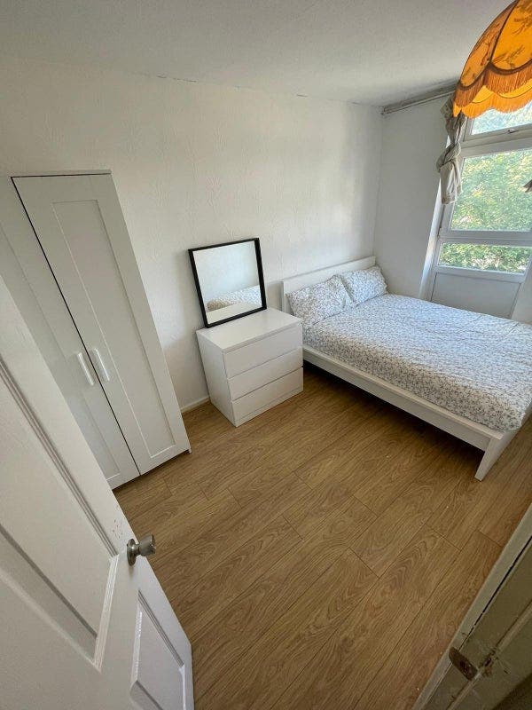 🔥Zone 2 /Canary Wharf- Special Double Room🔥 Main Photo