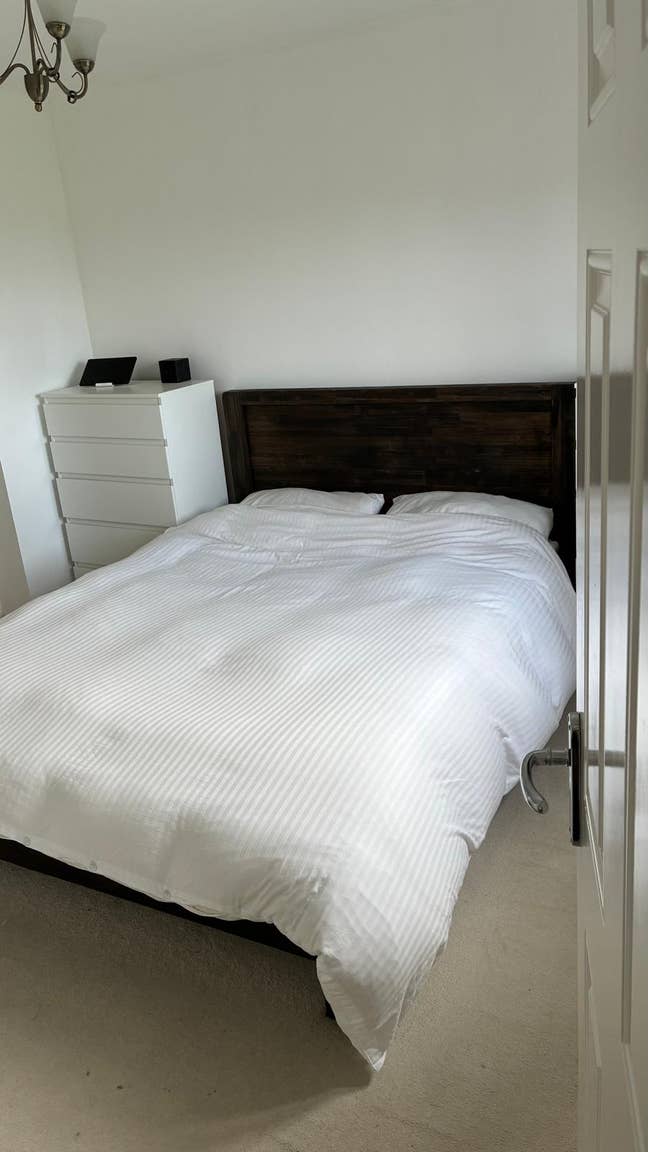 Double en-suite room in 3 bed house in Kingswood  Main Photo