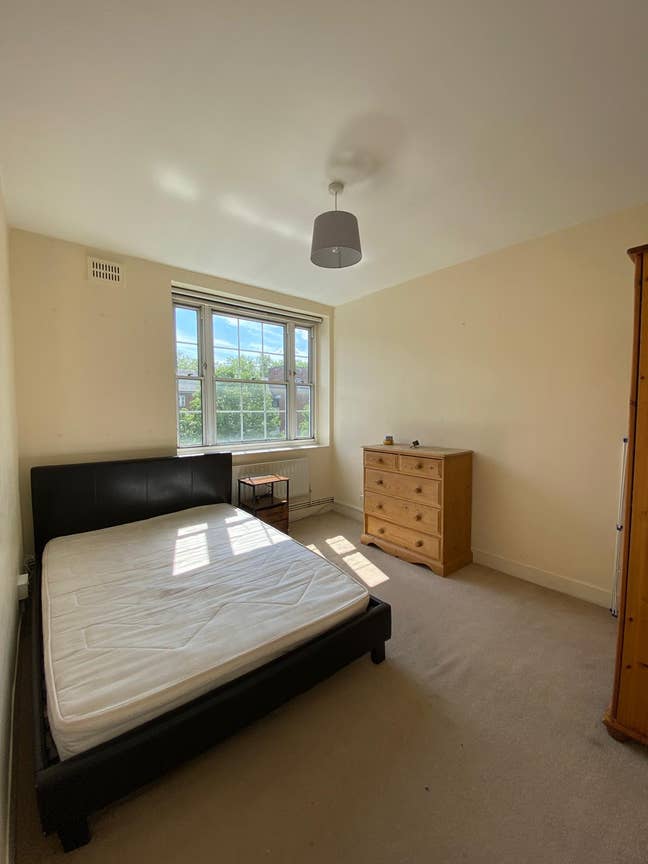 Double Bedrooms near Clapham Common Station!  Main Photo