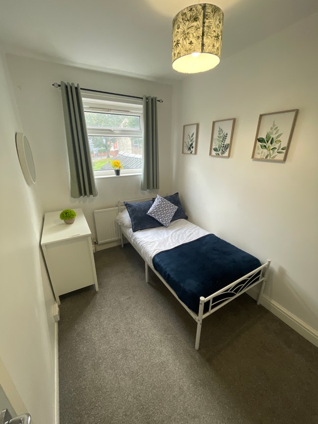 *** Best Rooms in Rotherham ** Main Photo