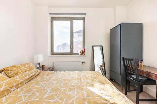 River view modern room including bills Main Photo