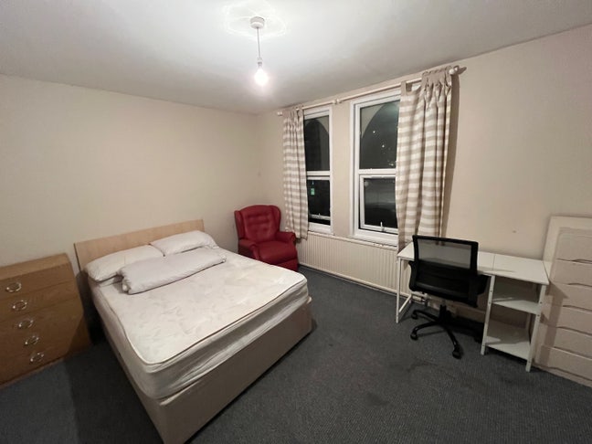 Room - 01 Glebe Street OX4 1DQ Main Photo
