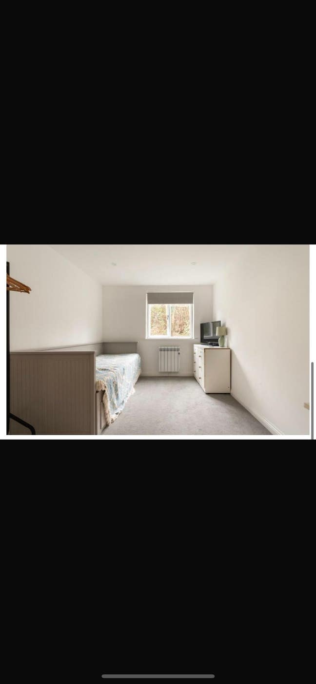 Lovely flat located close to Preston Park Station Main Photo
