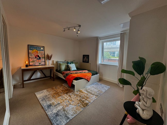 Ensuite Room With Modern Finish – E14 Riverside 🌿 Main Photo