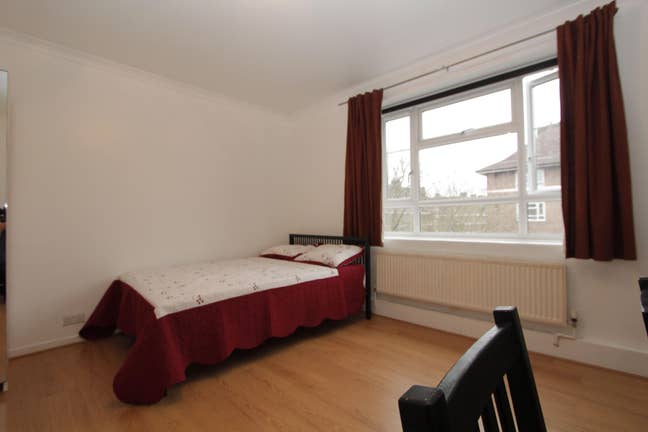 2xDoubles ZONE 2 near Westfield Shopping Centre Main Photo
