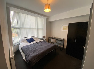 Double Ensuite Room, 5min drive from ORH Main Photo