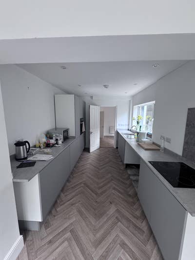 Spacious Double Room – Near Basingstoke Town Main Photo