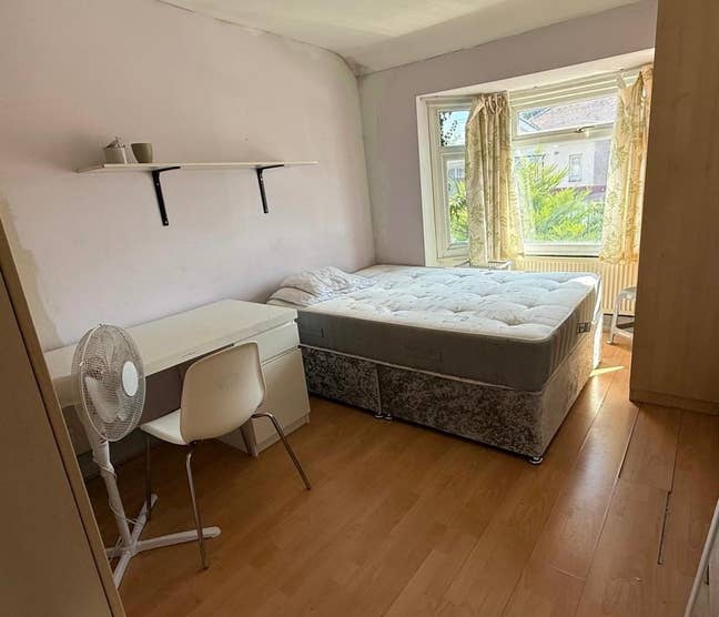 Sracious 4 Bedroom, 2 Bathroom House in Surbiton Main Photo