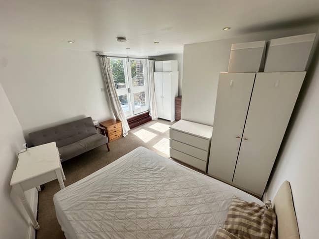Room with private roof terrace in 3 bed,Angel Main Photo
