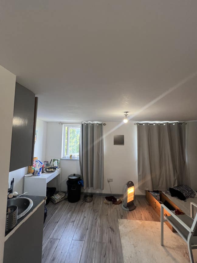 Shared Studio Flat Main Photo