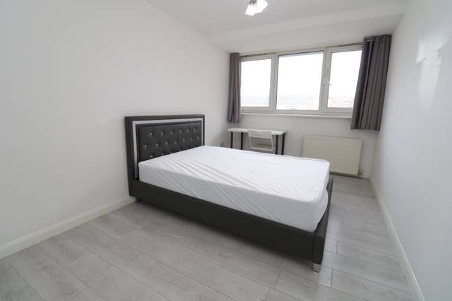 3 Majestick Rooms in Starford! Elizabeth Line! Main Photo