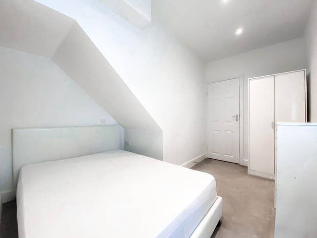 Hot Deal in Streatham No Deposit + Bills Included Main Photo