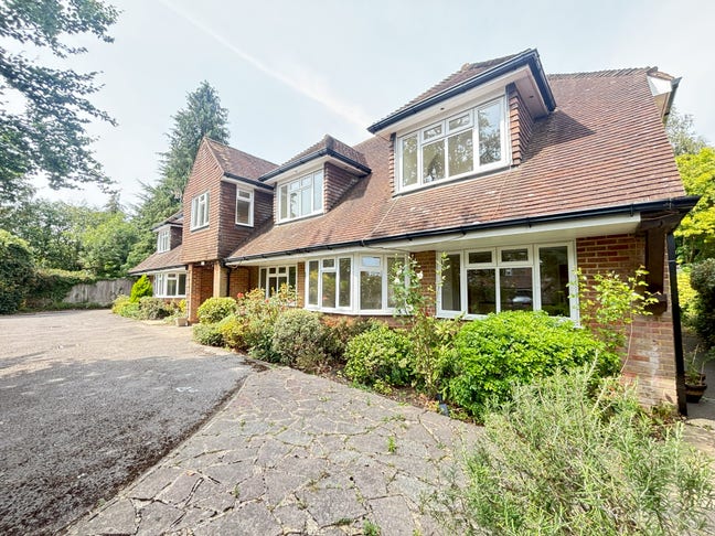 Comfortable shared house in excellent location Main Photo