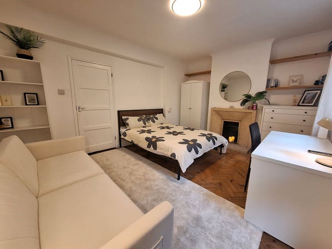 Cozy Garden Flat in the Heart of Stoke Newington  Main Photo