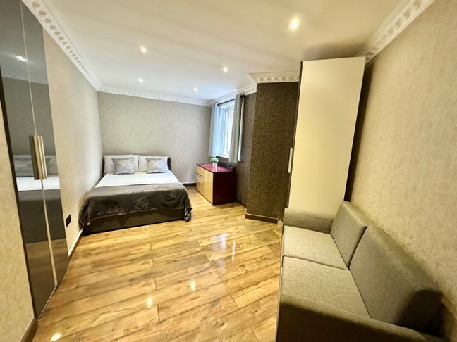 Room available in West Hampstead  Main Photo
