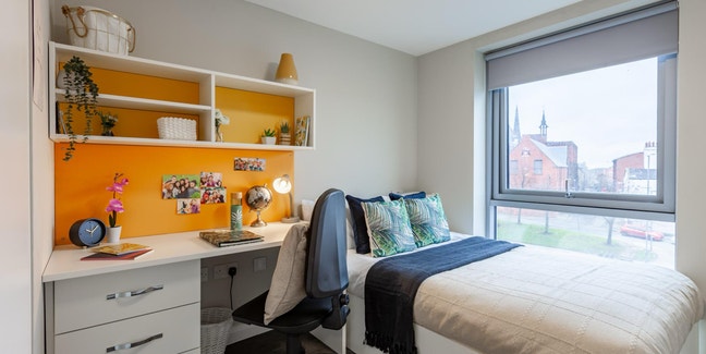 Room to Let - Female Only  Main Photo