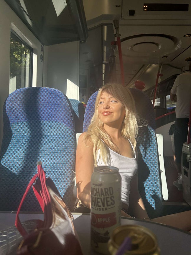 Looking for a room/ flatmates Main Photo