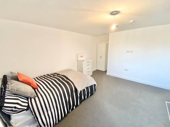 Supported Housing | £7/Week | DDS / UC Required Main Photo