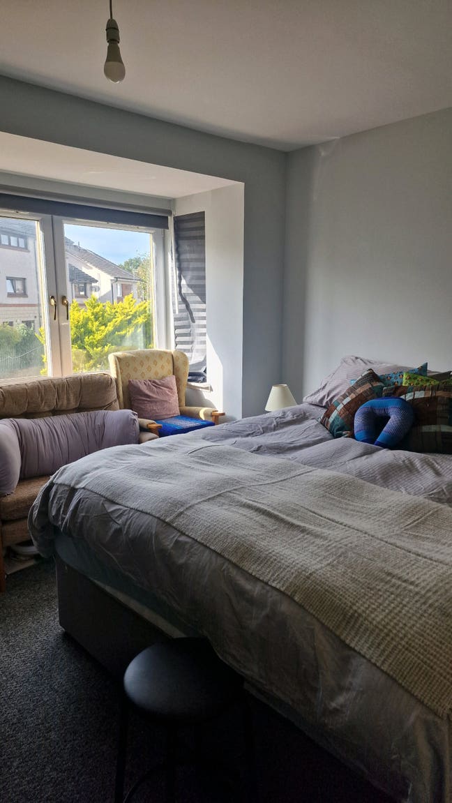 Short term double room to let (with ensuite) Main Photo