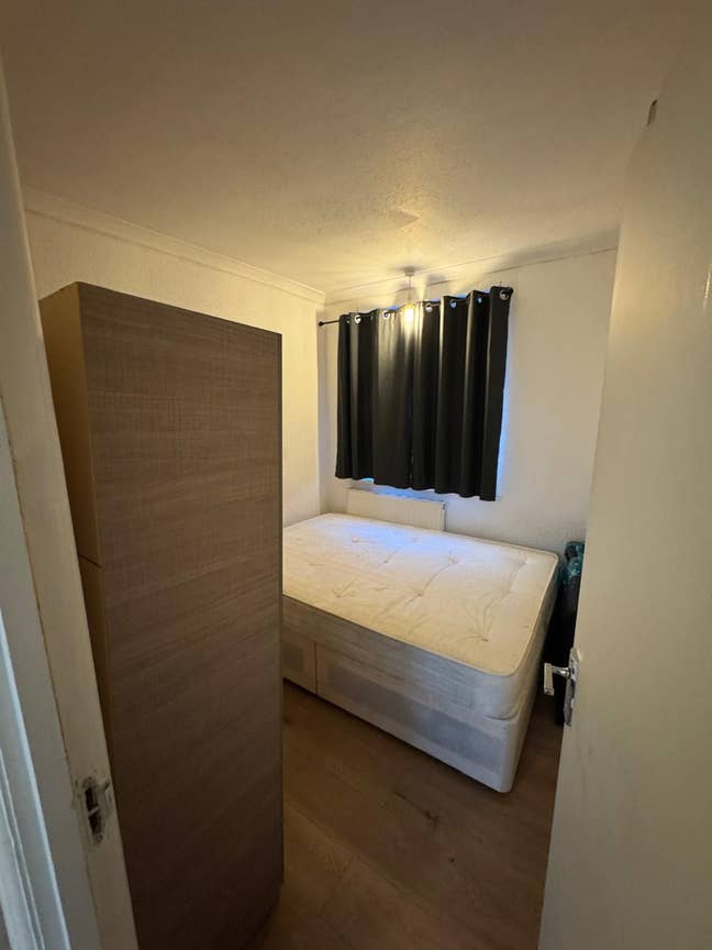 Single Room Main Photo