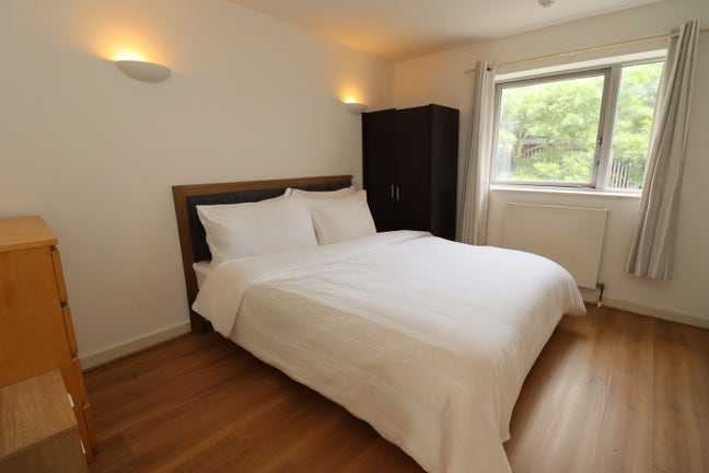 🌟2 Beautiful Rooms in North Greenwich-Book Now!🌟 Main Photo