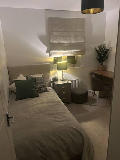 Rooms to rent Main Photo