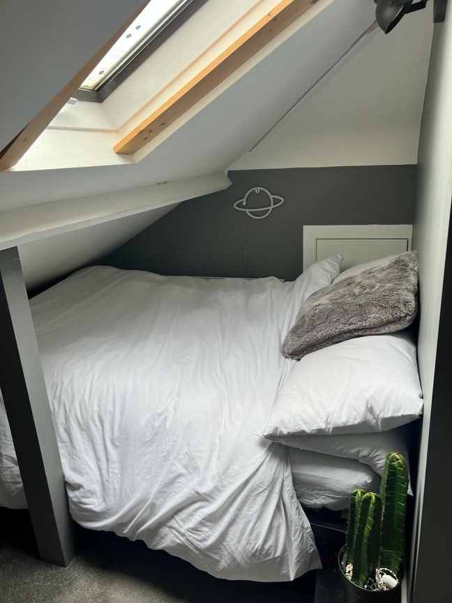 Double loft room in beautiful, modern house.  Main Photo