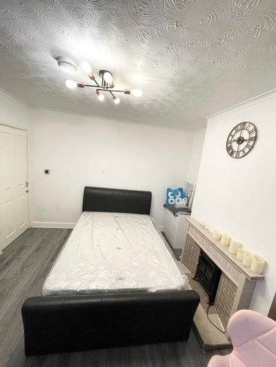 Double room in my home all bills included Main Photo