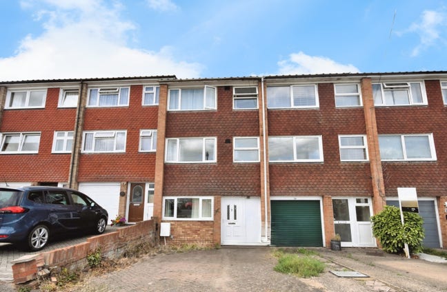 Furnished Double Bedroom. Bedgrove Aylesbury, HP21 Main Photo
