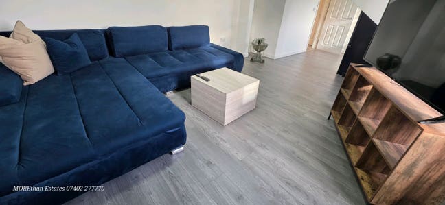 2 bed luxury Apt, Chorlton.Tram, buses amenaties.  Main Photo