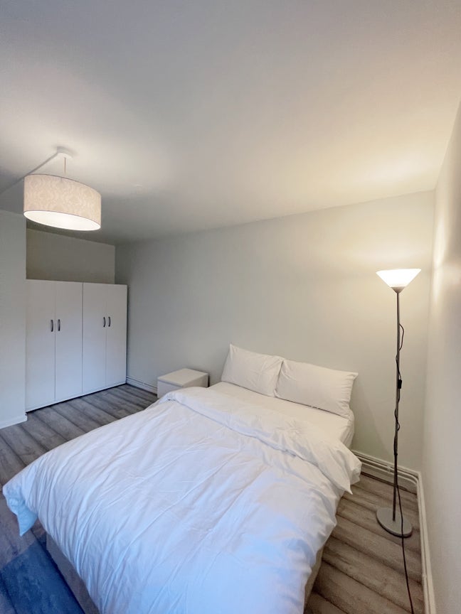 Charming 1-bed flat + bills | Walk to the tube  Main Photo