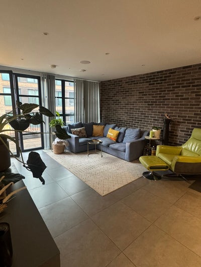 Modern swanky apartment in Hackney Wick Main Photo