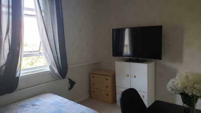 Double Room in EH11 – £625 + share of utilities Main Photo