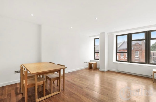 Unfurnished Double Room with Private Bathroom Main Photo