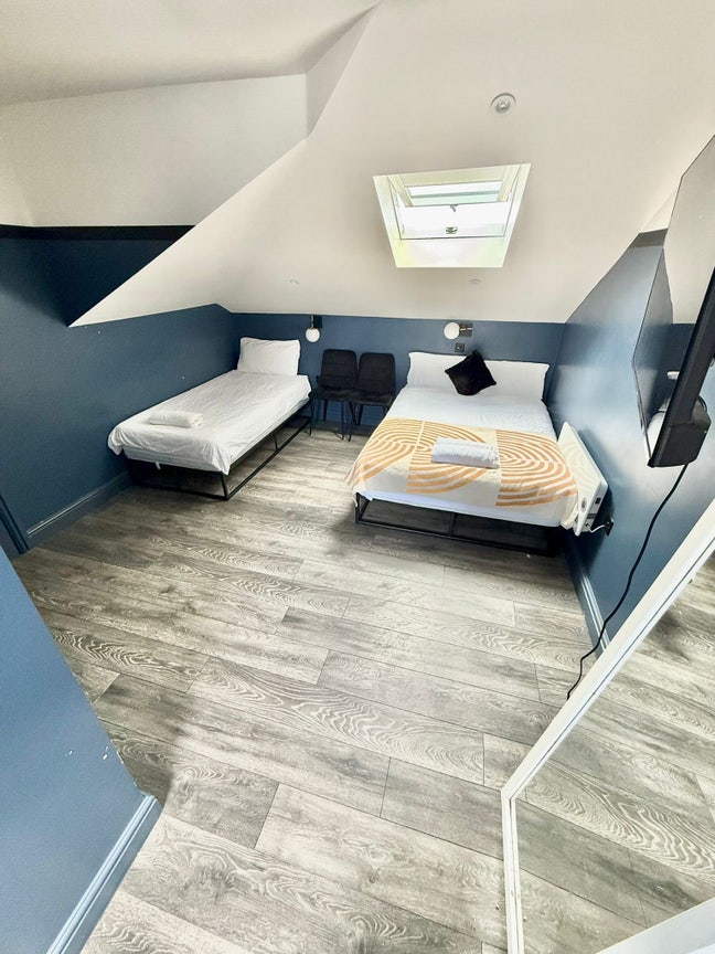 🛏️ Large Studio flat to let in - ACTON Main Photo