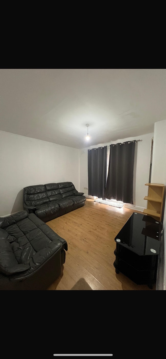 Fully furnished Double room to let Main Photo