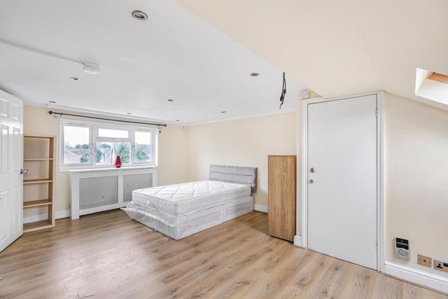 En suite & Large doubles in Stratford E15  Main Photo
